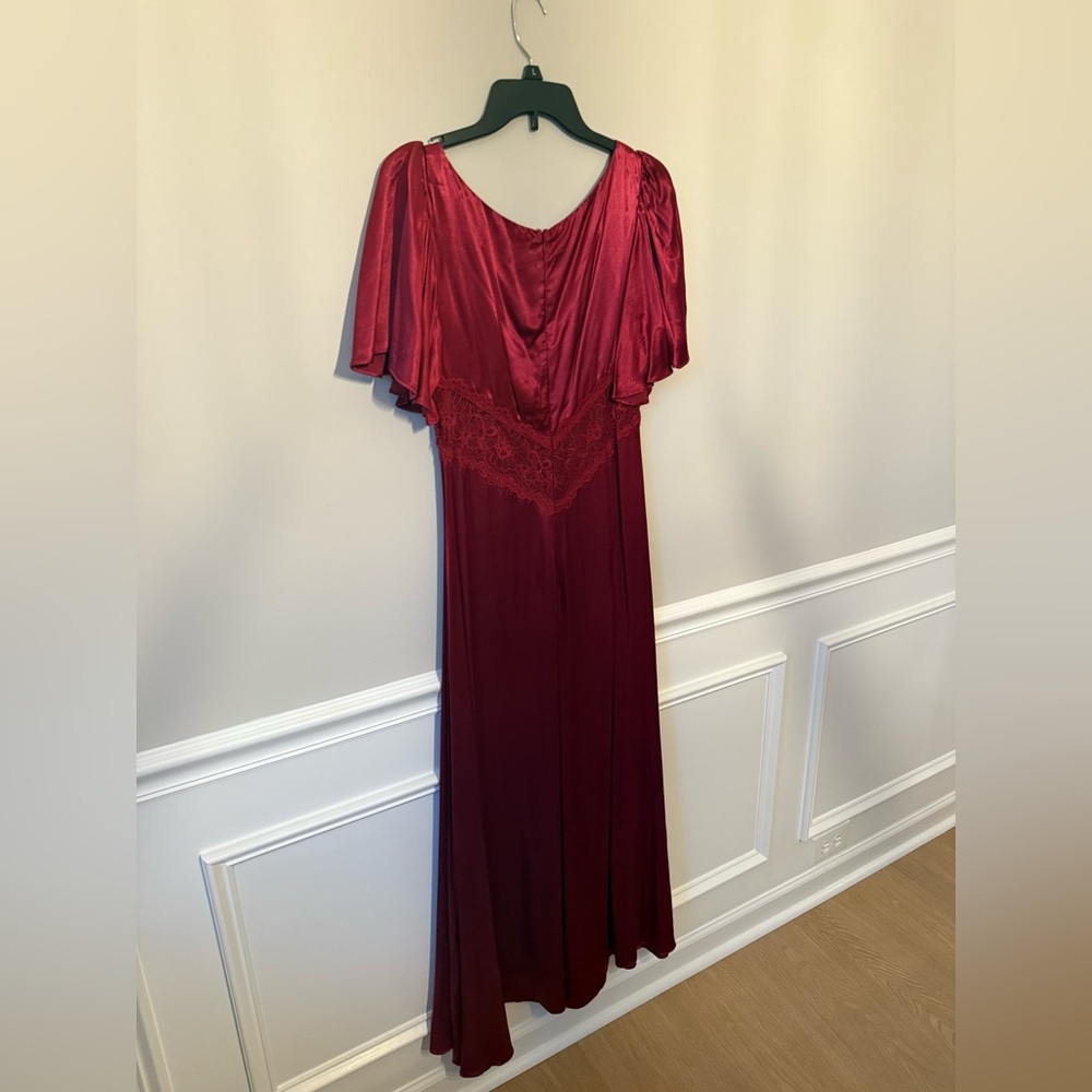 ASTR the label Aurelia Satin V-Neck Midi Dress - Wine - Picture 11 of 13